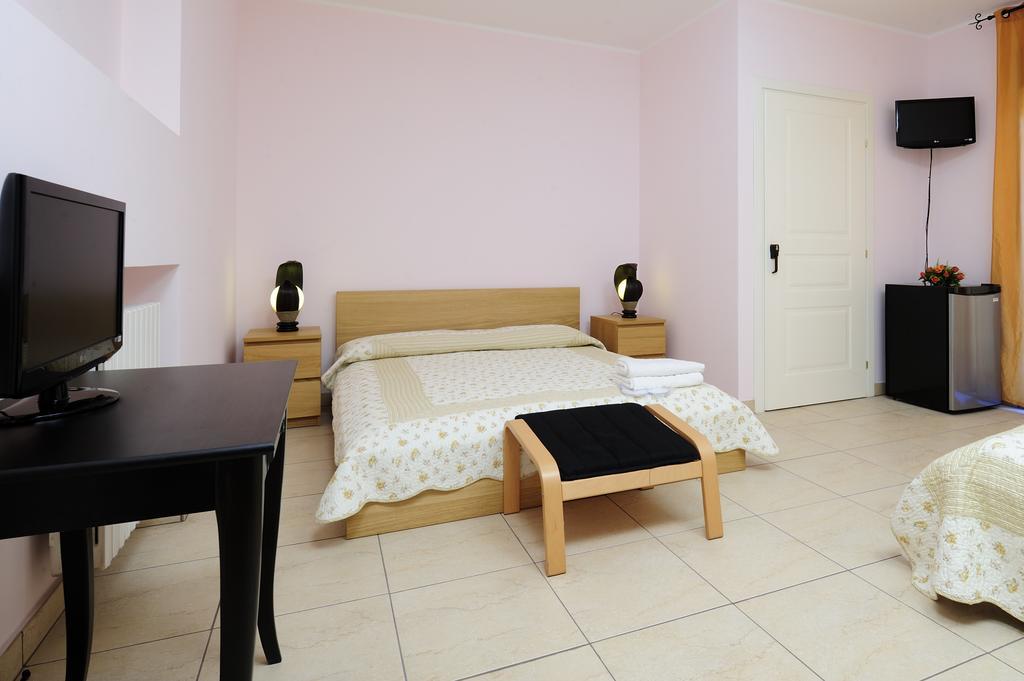 Hotel Acquaplanet Paterno  Habitación foto